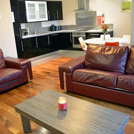 Carrick Plaza Suites And Apartments Екстериор снимка